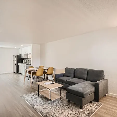Large Apartments In Lakewood, Sk